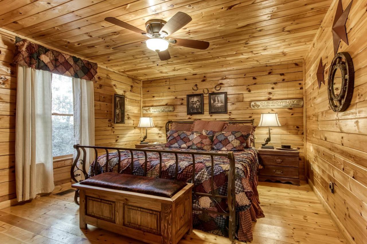 Magical Moments, Hot Tub, Wifi, 1089 Free Tickets Each Paid Day, Dollywood And More Gatlinburg Exterior foto