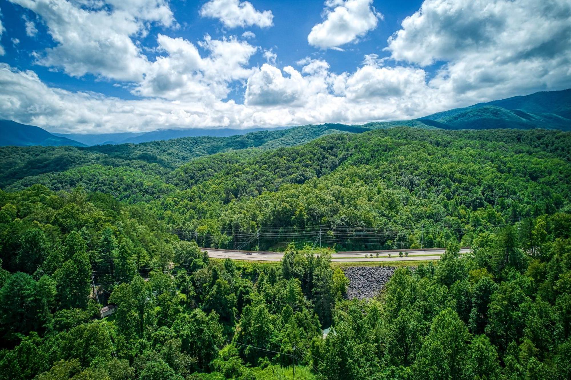 Magical Moments, Hot Tub, Wifi, 1089 Free Tickets Each Paid Day, Dollywood And More Gatlinburg Exterior foto